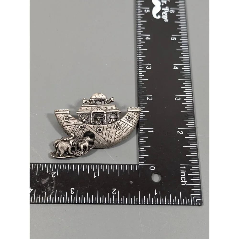Vintage Silver‎ Tone Noahs Ark Elephant Animal Brooch Pin